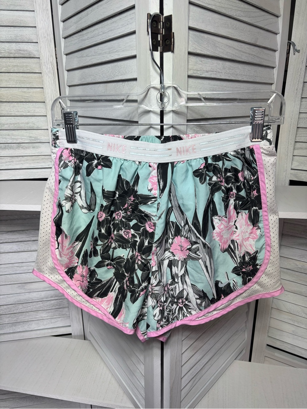 Nike Dri-FIT Floral Running Shorts Women’s Small Aqua Pink Tempo